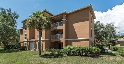 Building Photo - 5080 Fairways Cir