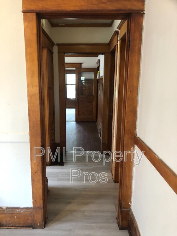 Building Photo - 2568 N 41st St