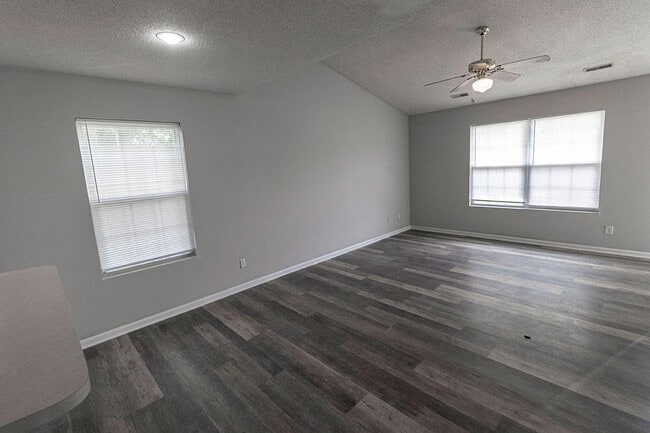 Building Photo - 2603 Northampton Dr