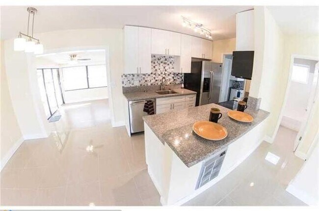 Foto del edificio - 4108 SW 21st St