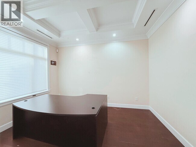 Building Photo - 4899 McKee Pl