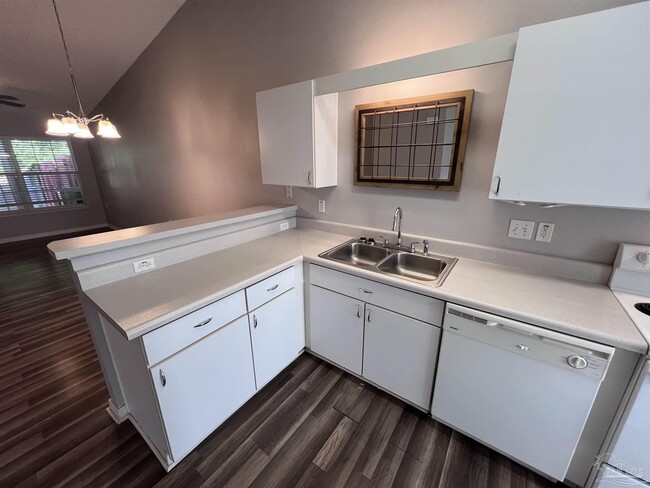 Building Photo - 8157 Heirloom Dr