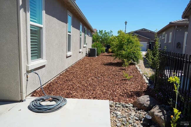 Building Photo - 415 Belvedere Dr