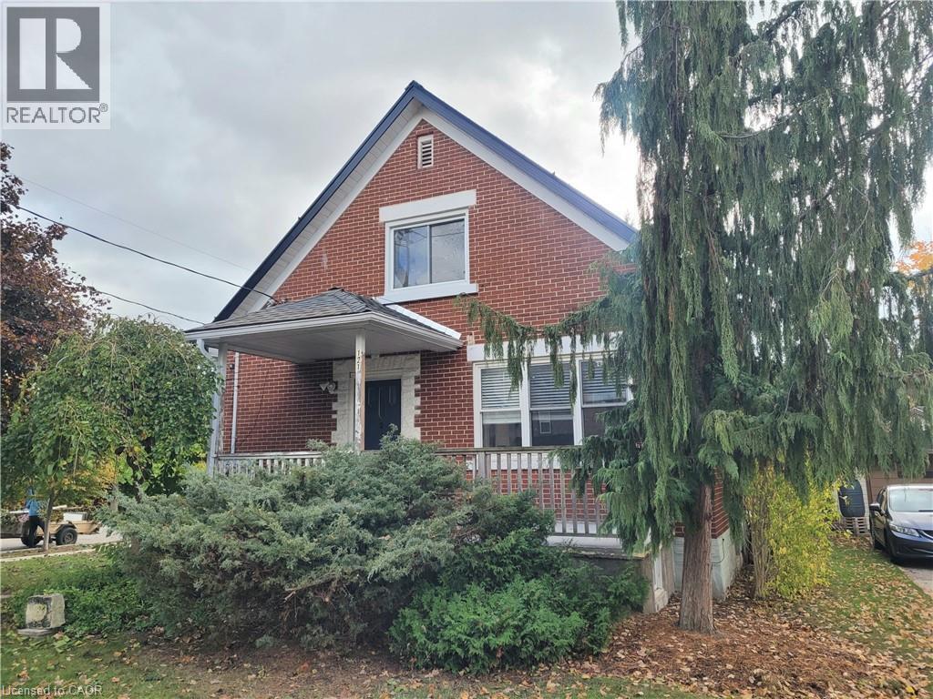 Primary Photo - 121 Blucher St