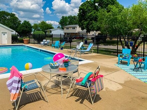 Fox Run Apartments photo'