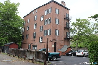 Building Photo - 488 Chapel St