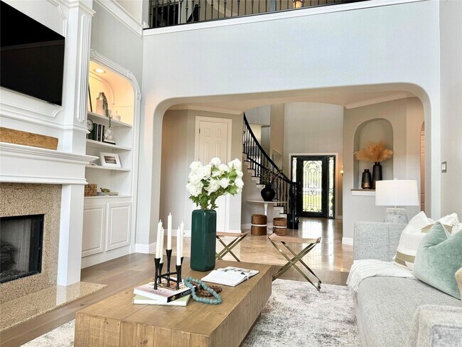 Foto del edificio - 5301 Laguna Cliff Lane