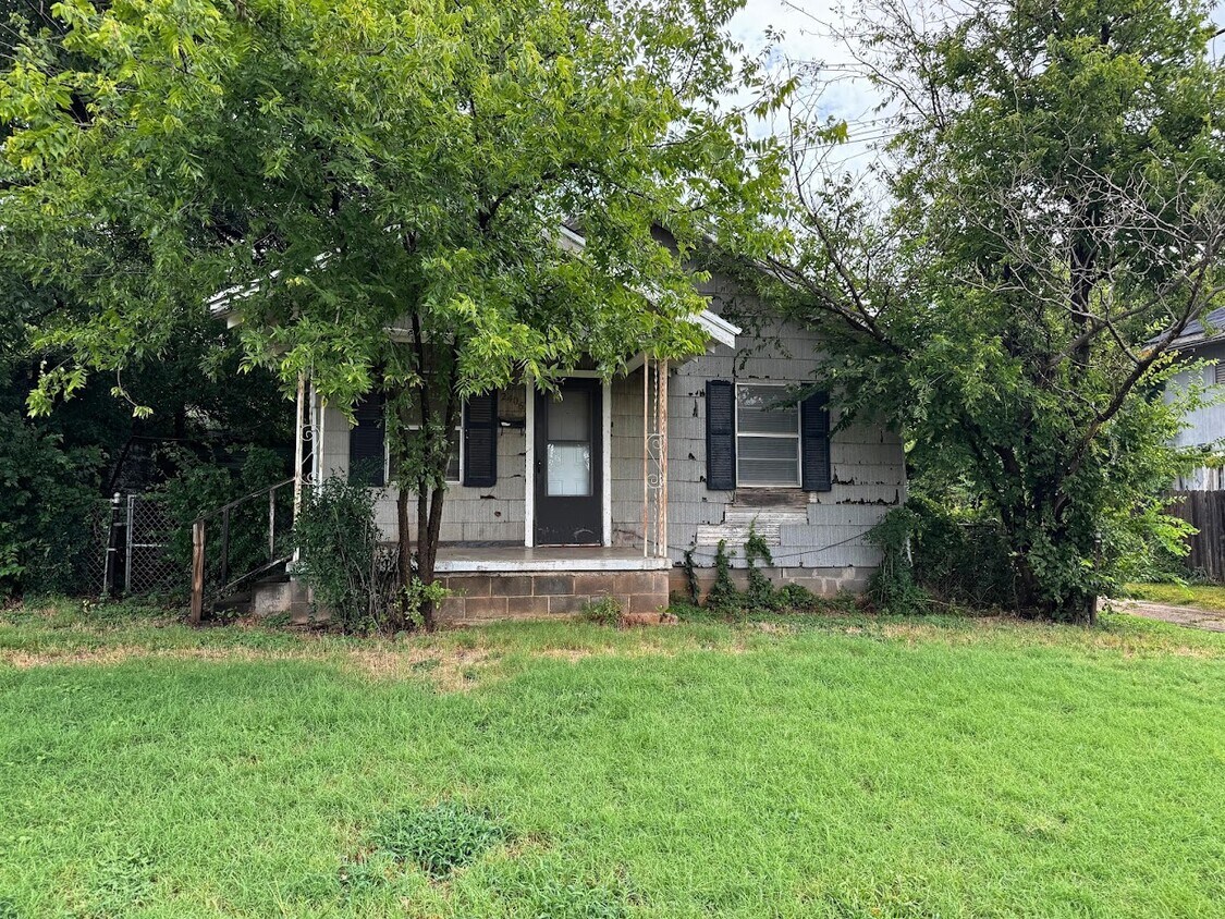 Foto principal - 2406 Ave D