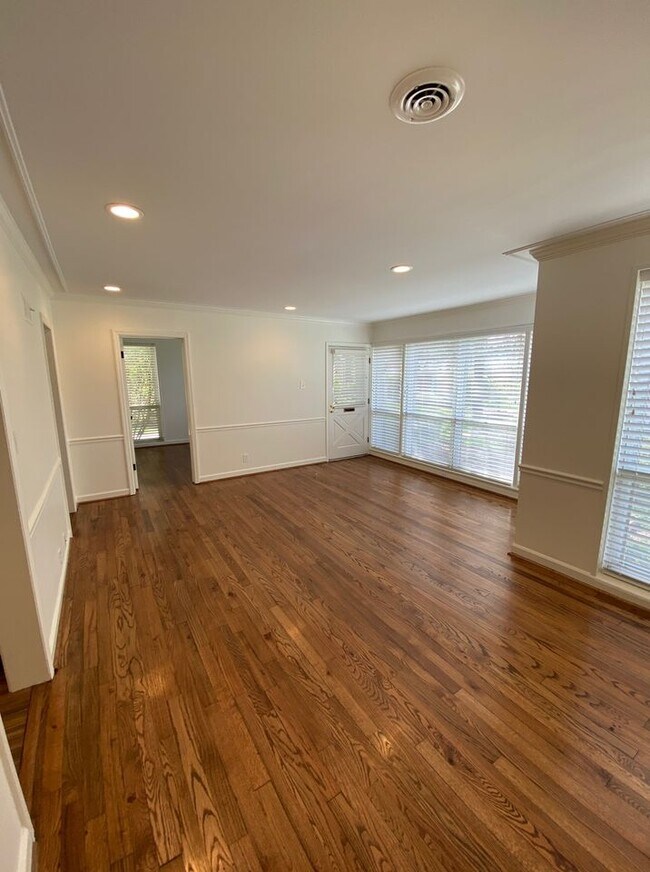 Foto del edificio - 8506 Stanford Ave