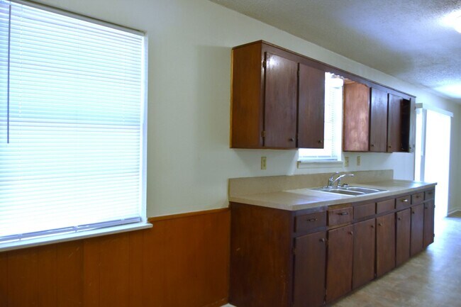 Building Photo - Copperas Cove - 3 Bed/2 Bath/2 Car Garage