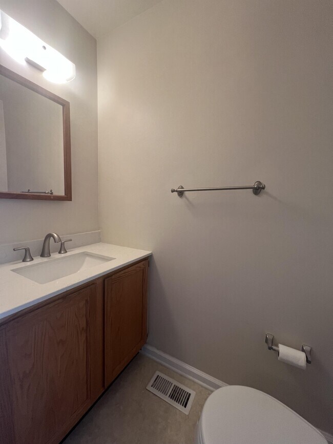 Foto del edificio - 32 Greenridge Cir