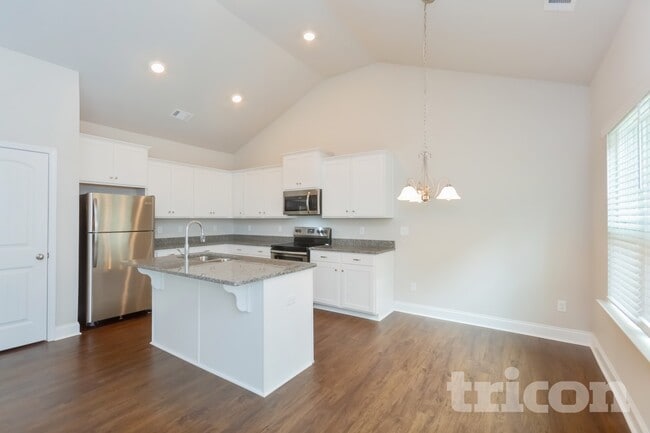 Building Photo - 290 Orchard Ln