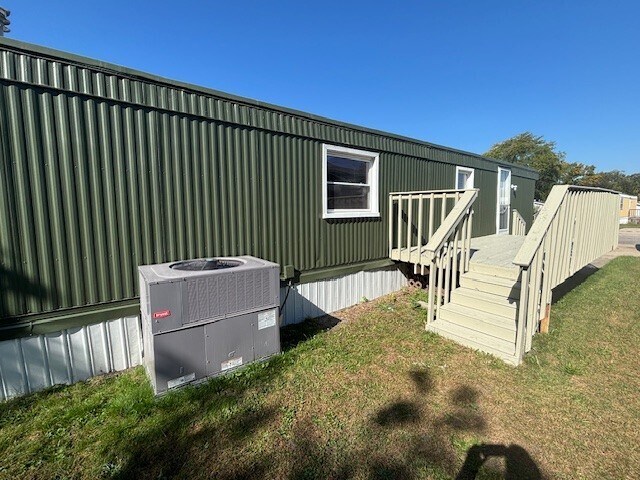 Foto del edificio - 831 N Pontiac Trail