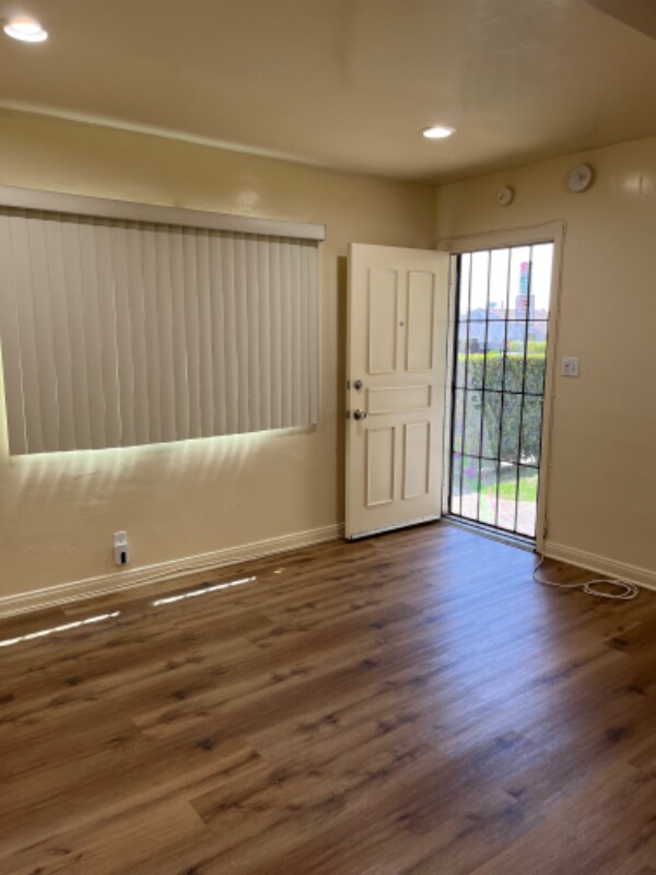 417 E Arbor Vitae St Unit 417, Inglewood, CA 90301 Room for Rent in