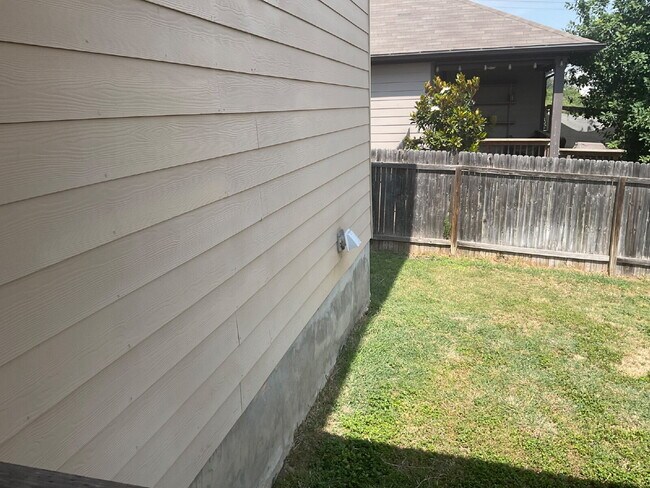 Building Photo - Beautiful 3/2 in a Gated Community at Marb...