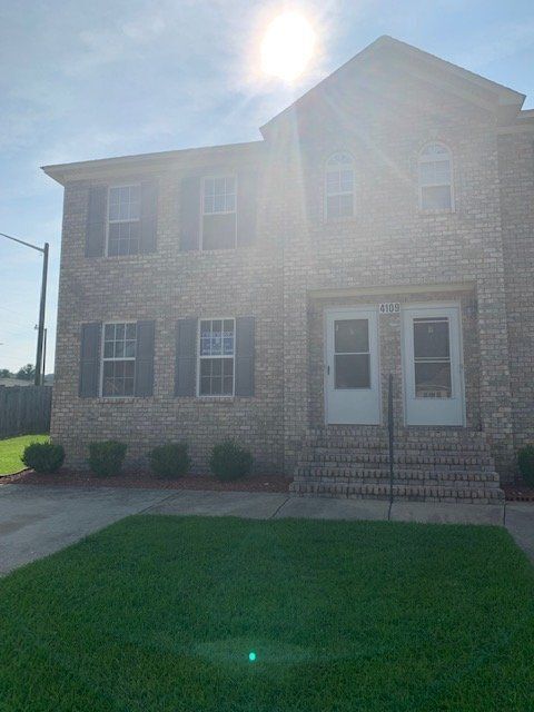 Foto del edificio - 4109A Brook Creek Ln