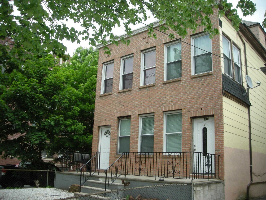 898 Avenue C Unit left side, Bayonne, NJ 07002 Condo for Rent in
