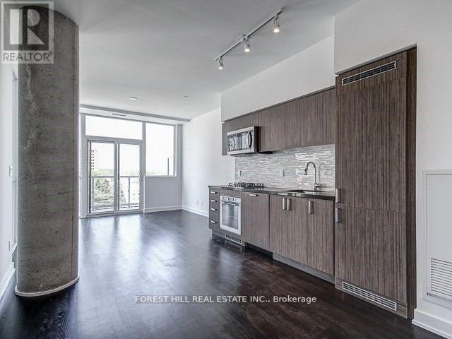 Photo du bâtiment - 501 St Clair Ave W