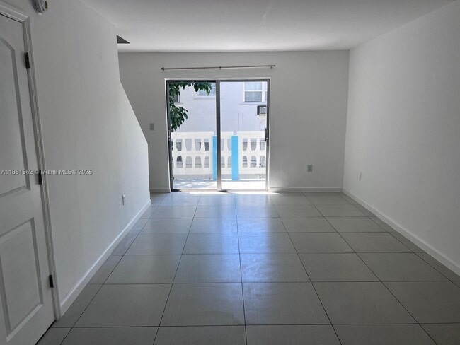 Building Photo - 7820 NE Bayshore Ct