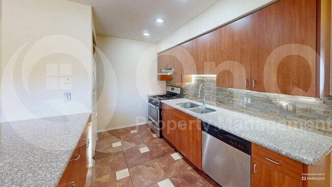 Foto del edificio - 2525 N Alvernon Way