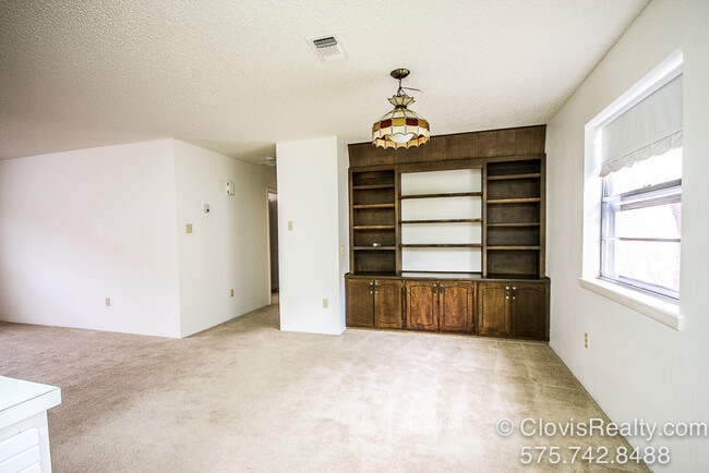 Dining Area - 2120 La Fonda Rd