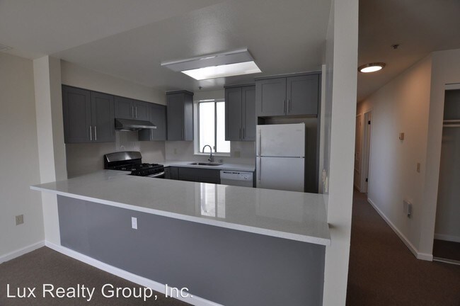 Building Photo - 1520 Noriega St