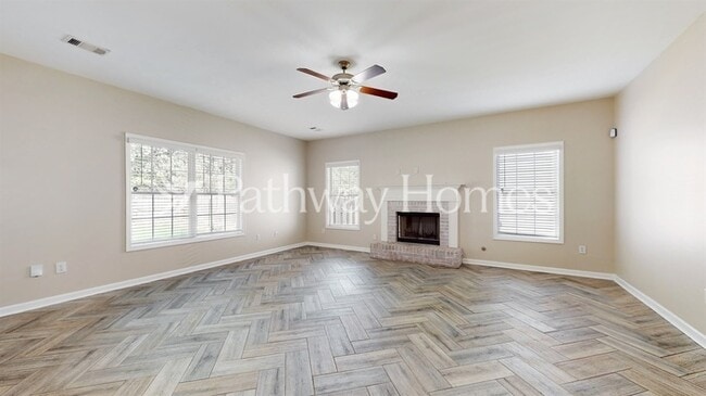 Building Photo - 3420 Gardenside Dr SW