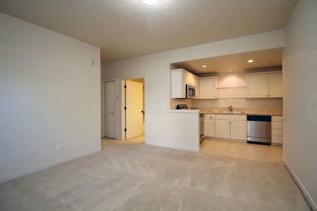 Building Photo - Tanasbourne 2 Bed 1 Bath Townhome