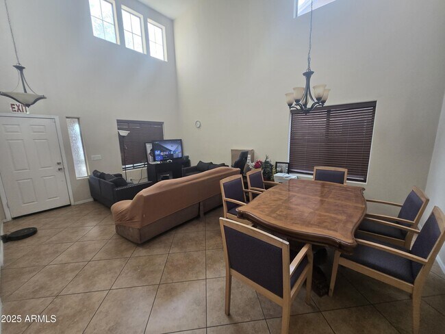 Foto del edificio - 8814 W Magnolia St