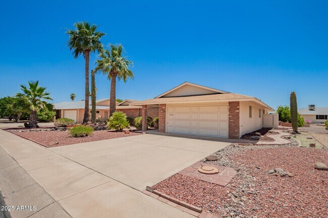 Building Photo - 10325 W Cameo Dr
