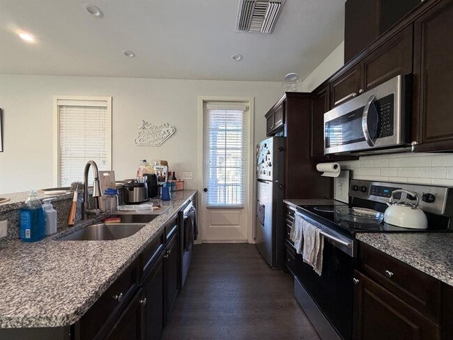 Building Photo - 624 NW 10th St