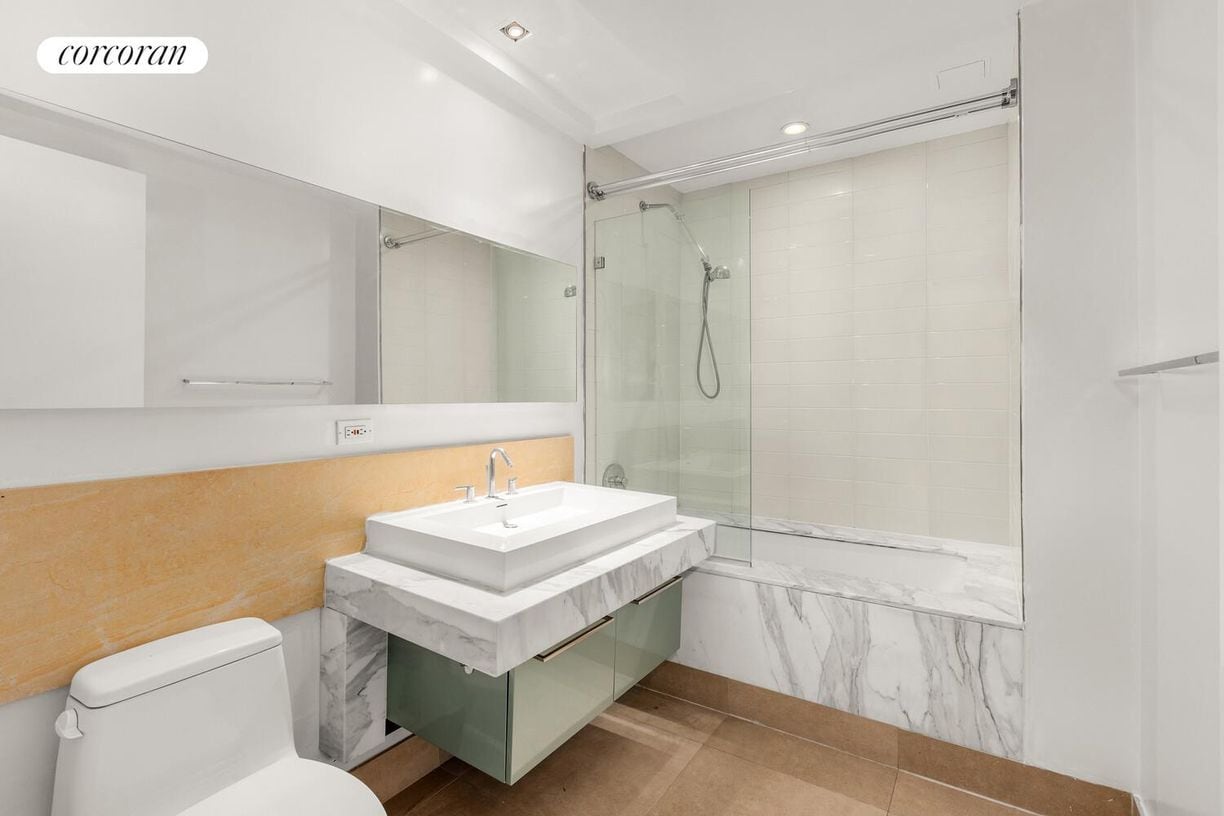 Foto principal - 165 W 18th St