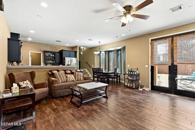 Foto del edificio - 2244 Honour Point Pl