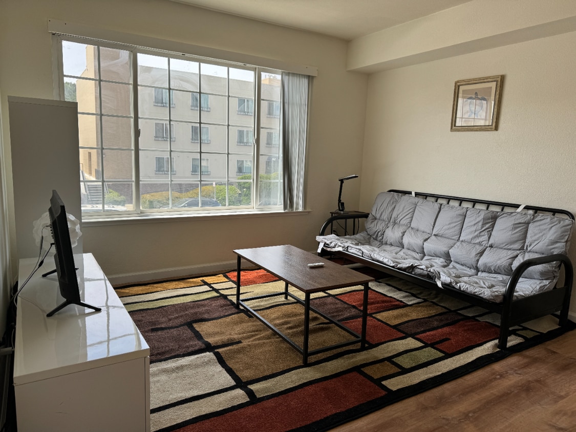 living room - 2058 19th Ave