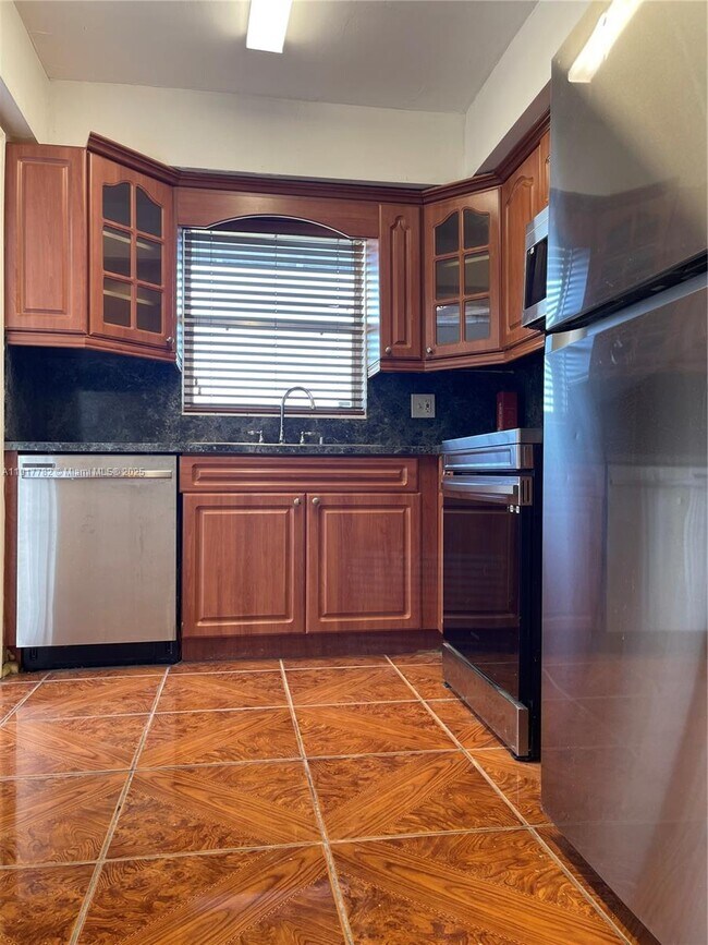 Foto del edificio - 7328 SW 82nd St