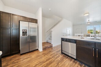 Building Photo - Townhomes at Twenty01
