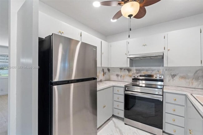 Foto del edificio - 710 NW 65th Terrace