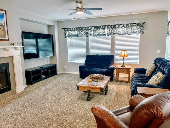 Foto del edificio - 2263 N Meadow Lake Pl