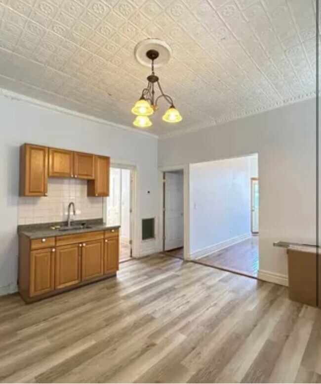 Building Photo - 2347 W 24th Pl