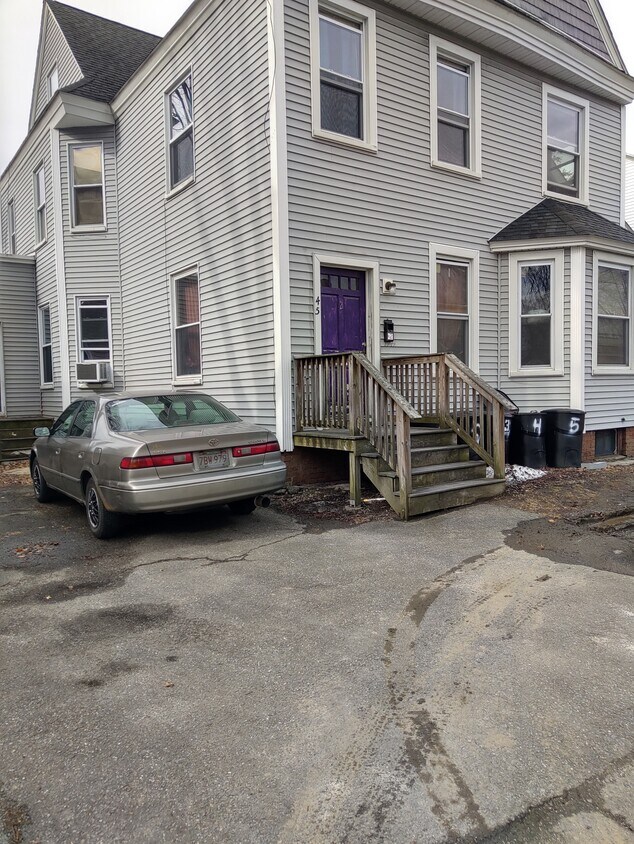 Building Photo - 45 Wachusett St