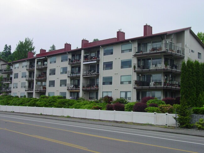 Foto del edificio - 900 East Bay Drive Northeast