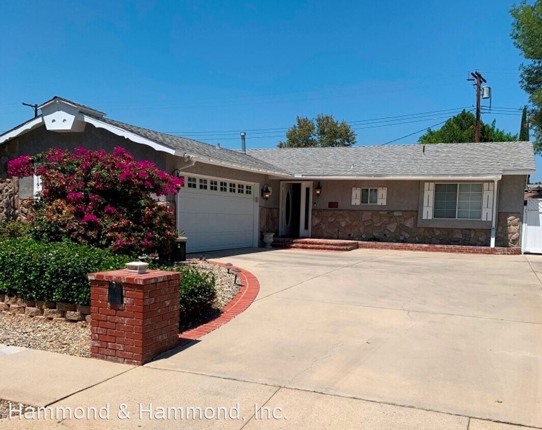 3 br, 1.5 bath House 22501 Schoolcraft St. House Rental in Los