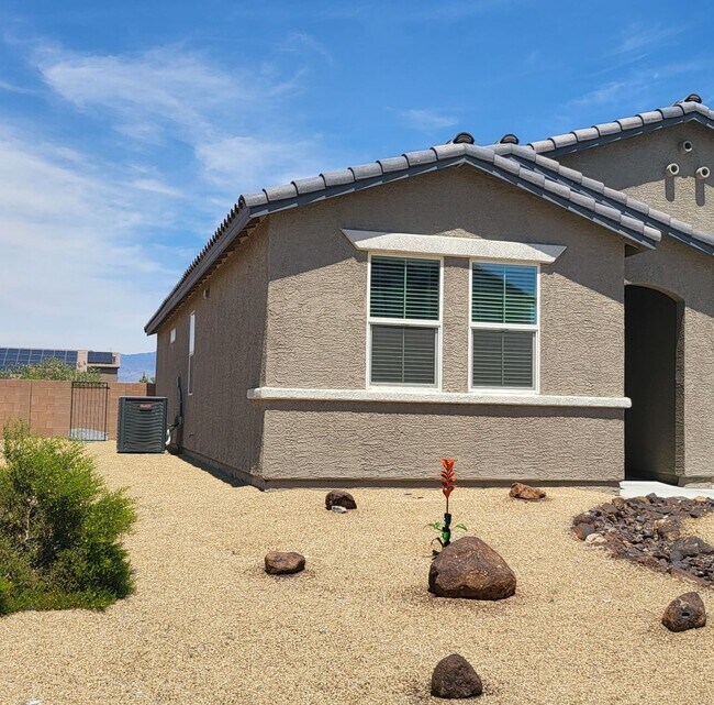 Building Photo - TESORA PAHRUMP - E. Summit Avenue