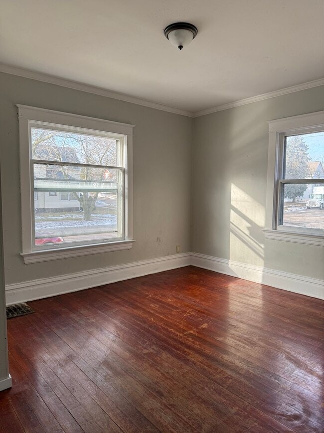 Building Photo - 1305 S 12th St