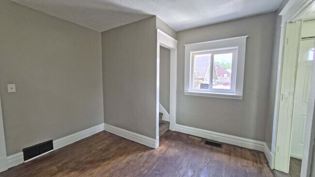 Foto del edificio - 2311 Oakwood Ave