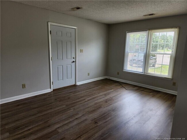 Foto del edificio - 5693A Archer Rd