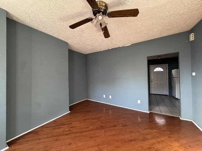 Building Photo - 513 52nd St
