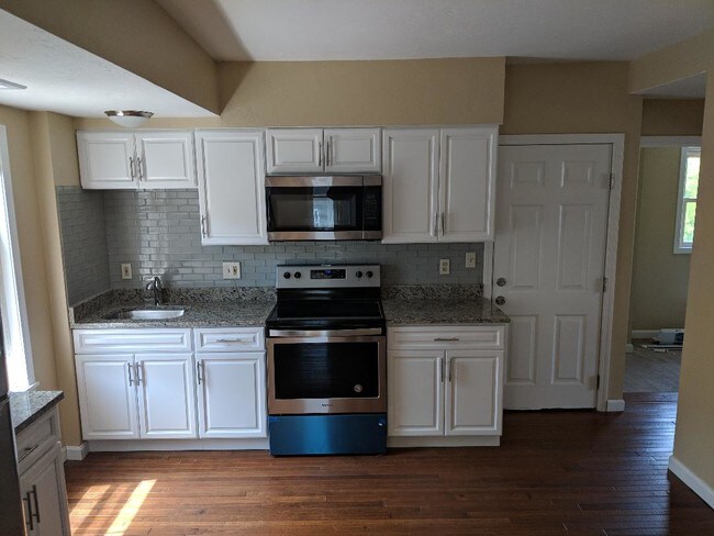 Kitchen - 15 Robinson St