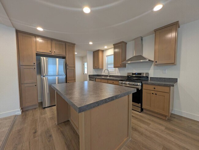 Foto del edificio - 400 Sulphur Bank Dr