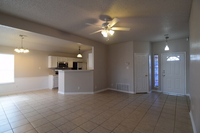 Building Photo - 1901 Basalt Dr